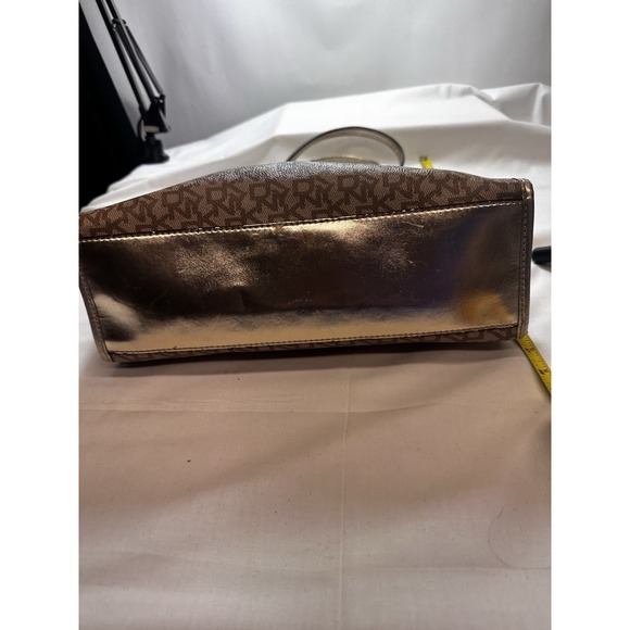 DKNY Repeat Gold Tote Bag Purse Beige w/ Brown Monogram in excellent cond 1990's - Picture 10 of 12